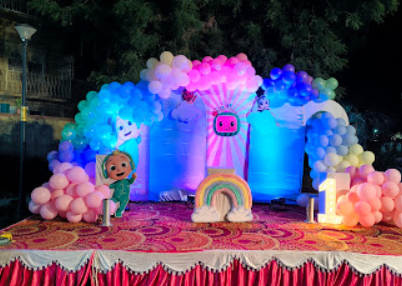 Kdr balloon decoration