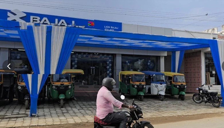 Bajaj Auto, Lion Motors