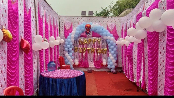 Madan Balloon and flower decoration