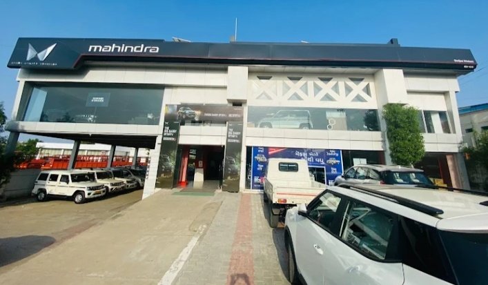 Mahindra Shrijee Motocorp Llp - SUV & Commercial Vehicle Showroom