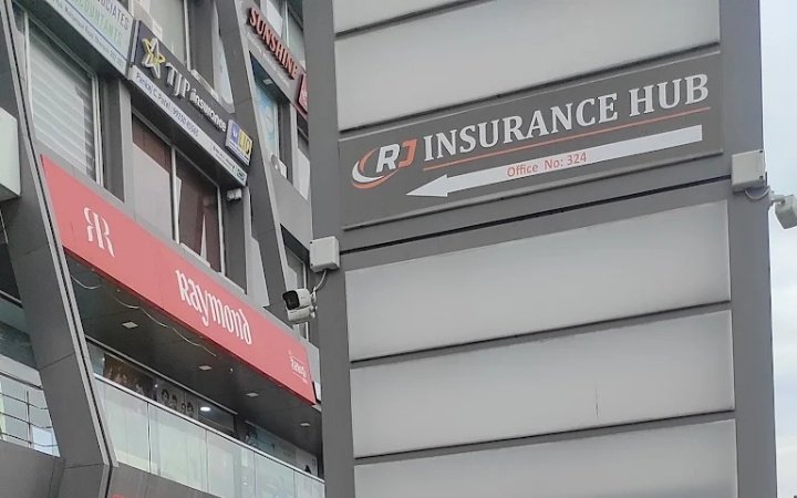 RJ INSURANCE HUB