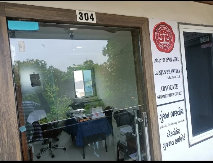 Gunjan Bhartiya - Advocate